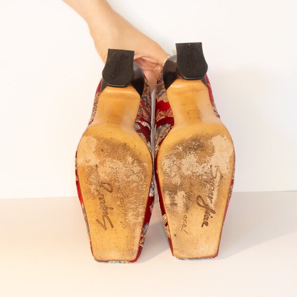 JOHN FLUEVOG Jacquard Rouge Floral w/box - Picture 4 of 4